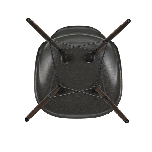 Cadeira Eames em Fibra de Vidro DSW / Ácer Escuro